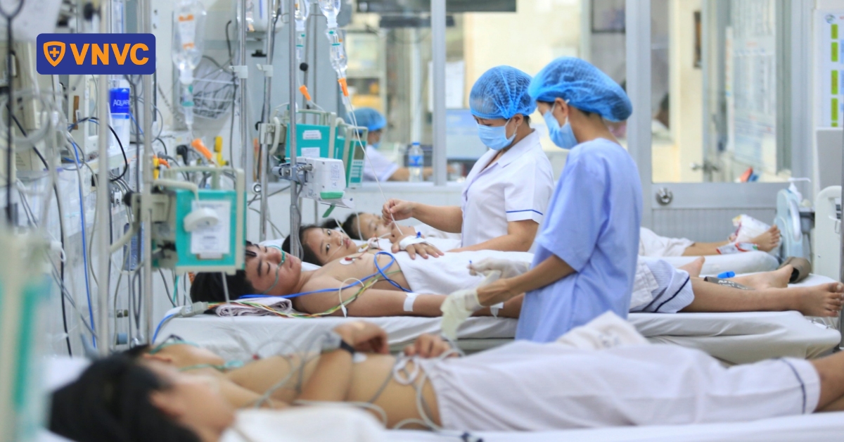 Sốt xuất huyết tăng cao mùa nắng gắt mưa giông thất thường