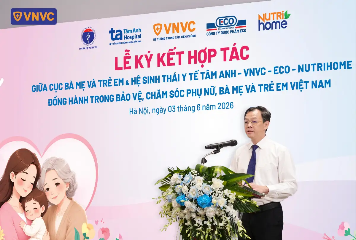 người đại diện đứng phát biểu