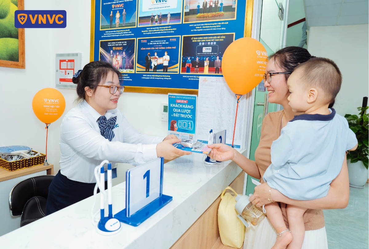 nhân viên y tế tại vnvc việt tiến