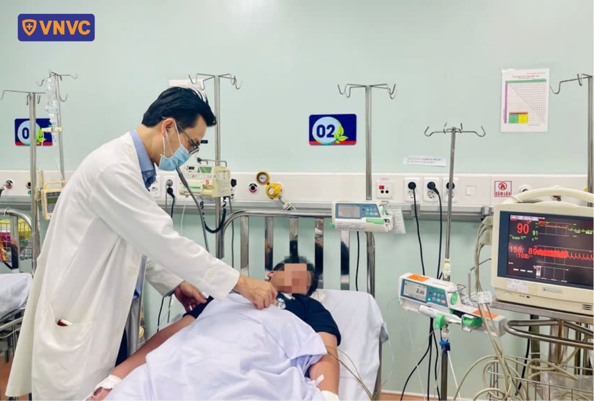 thanh niên cũng bị sốt xuất huyết