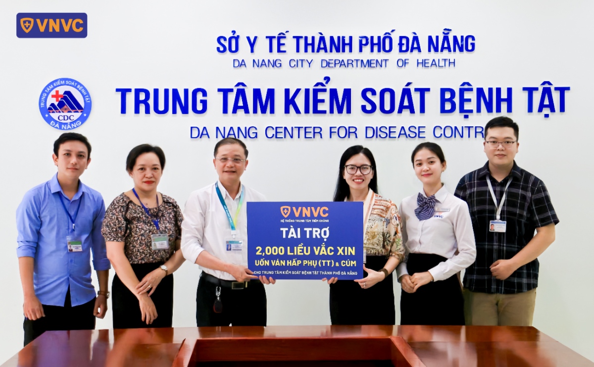 trao tặng 2000 liều vắc xin