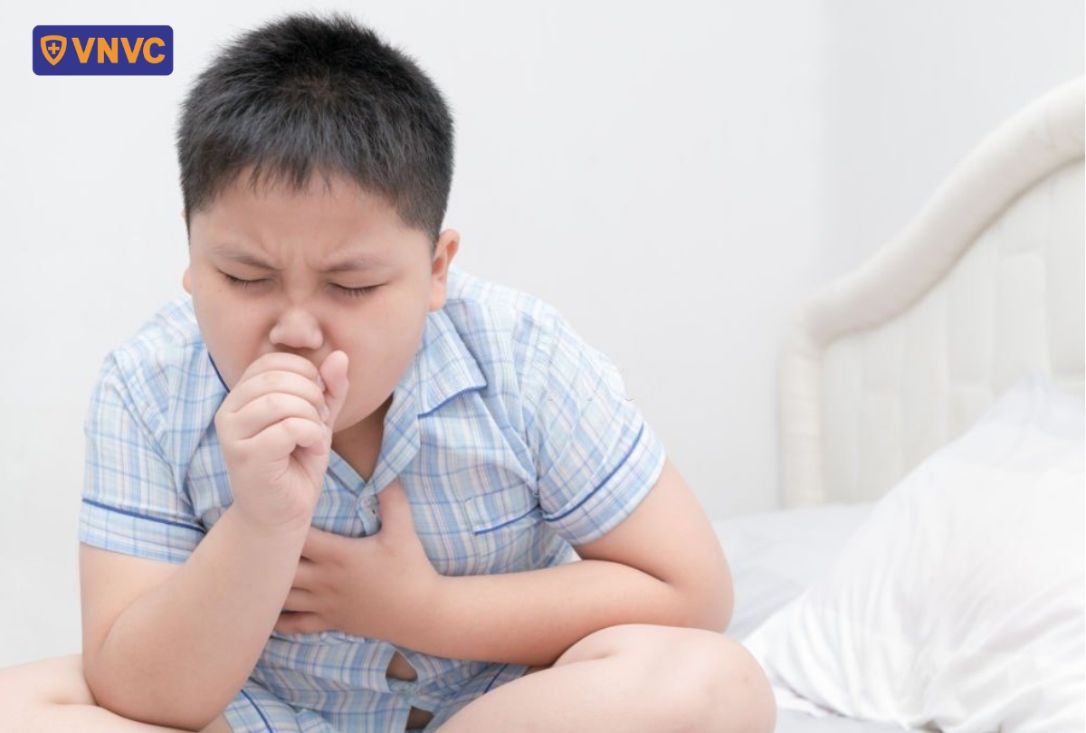 bé trai ho dữ dội
