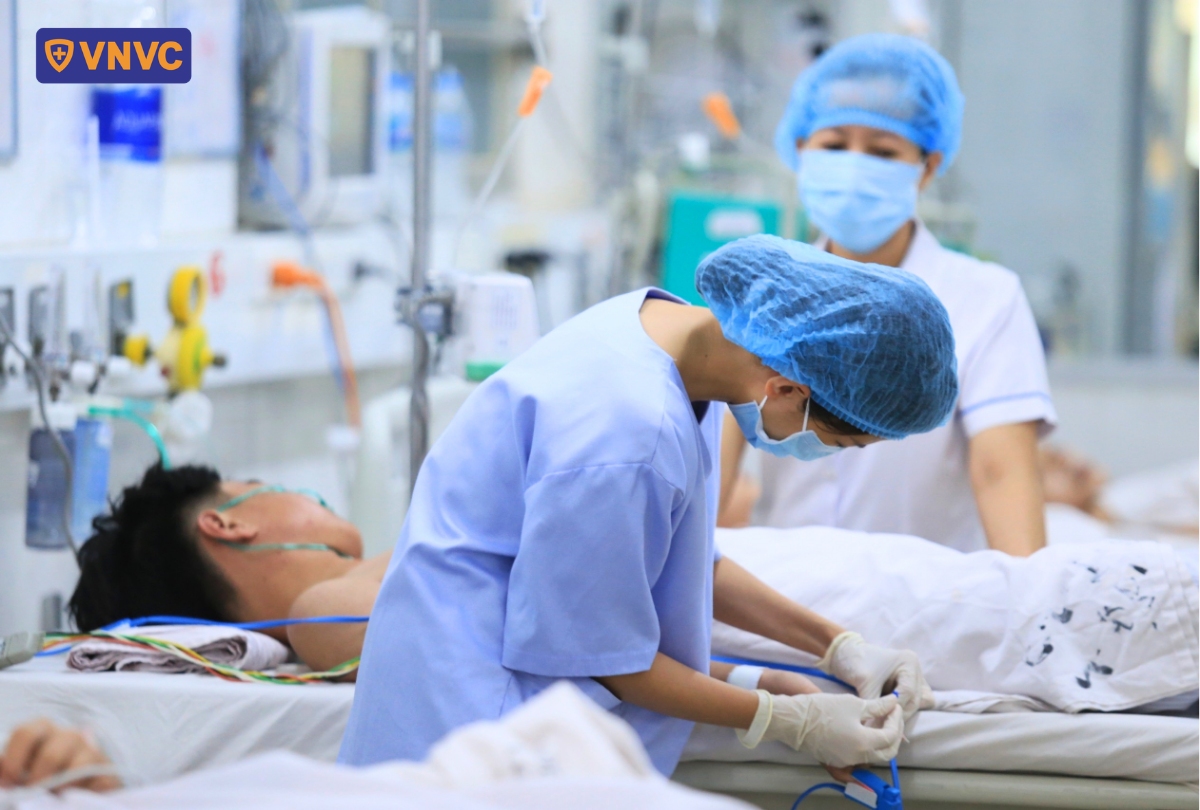 bệnh nhân sốt xuất huyết nằm viện