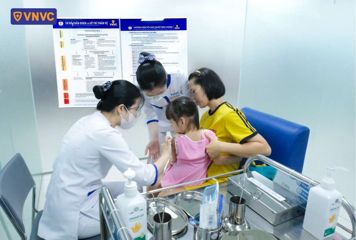 chích ngừa cho em bé tại vnvc