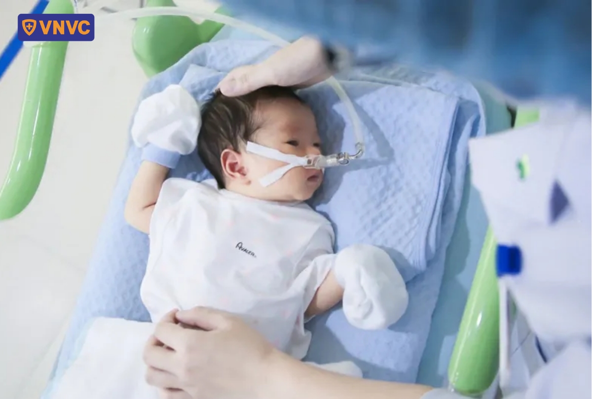 em bé 40 tuần cần tiêm kháng thể rsv