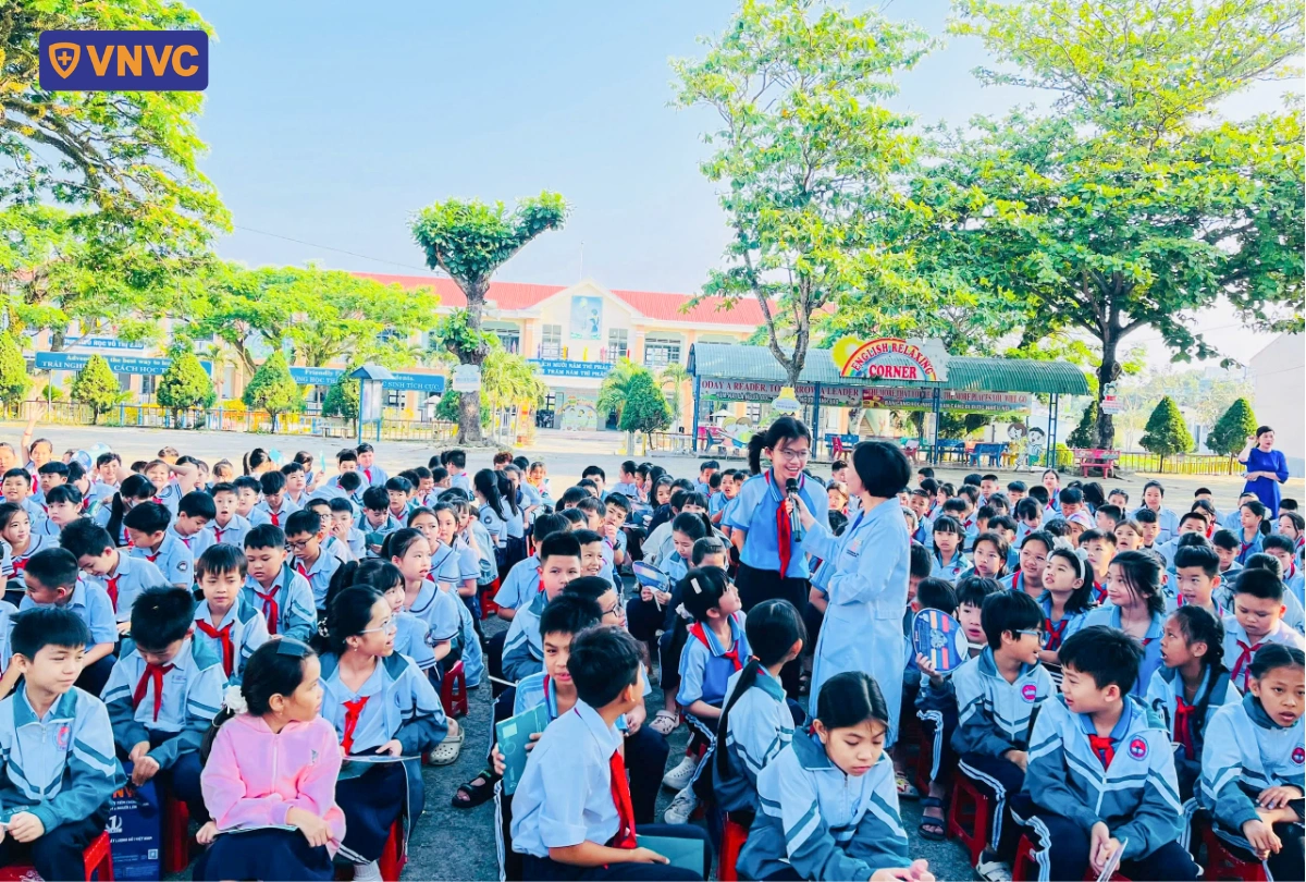 học sinh đặt câu hỏi