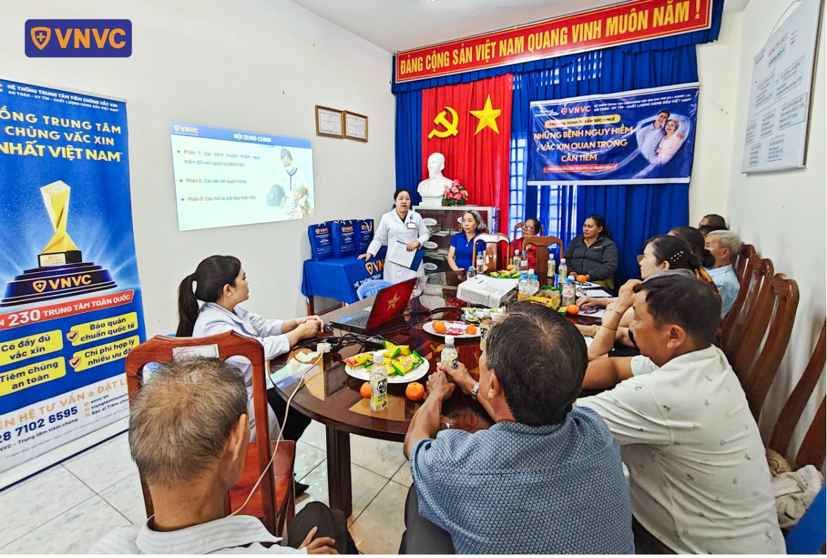 người nhân ngồi tham dự tư vấn