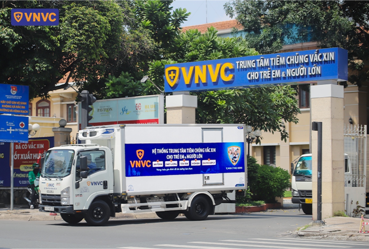xe lạnh vận chuyển vắc xin