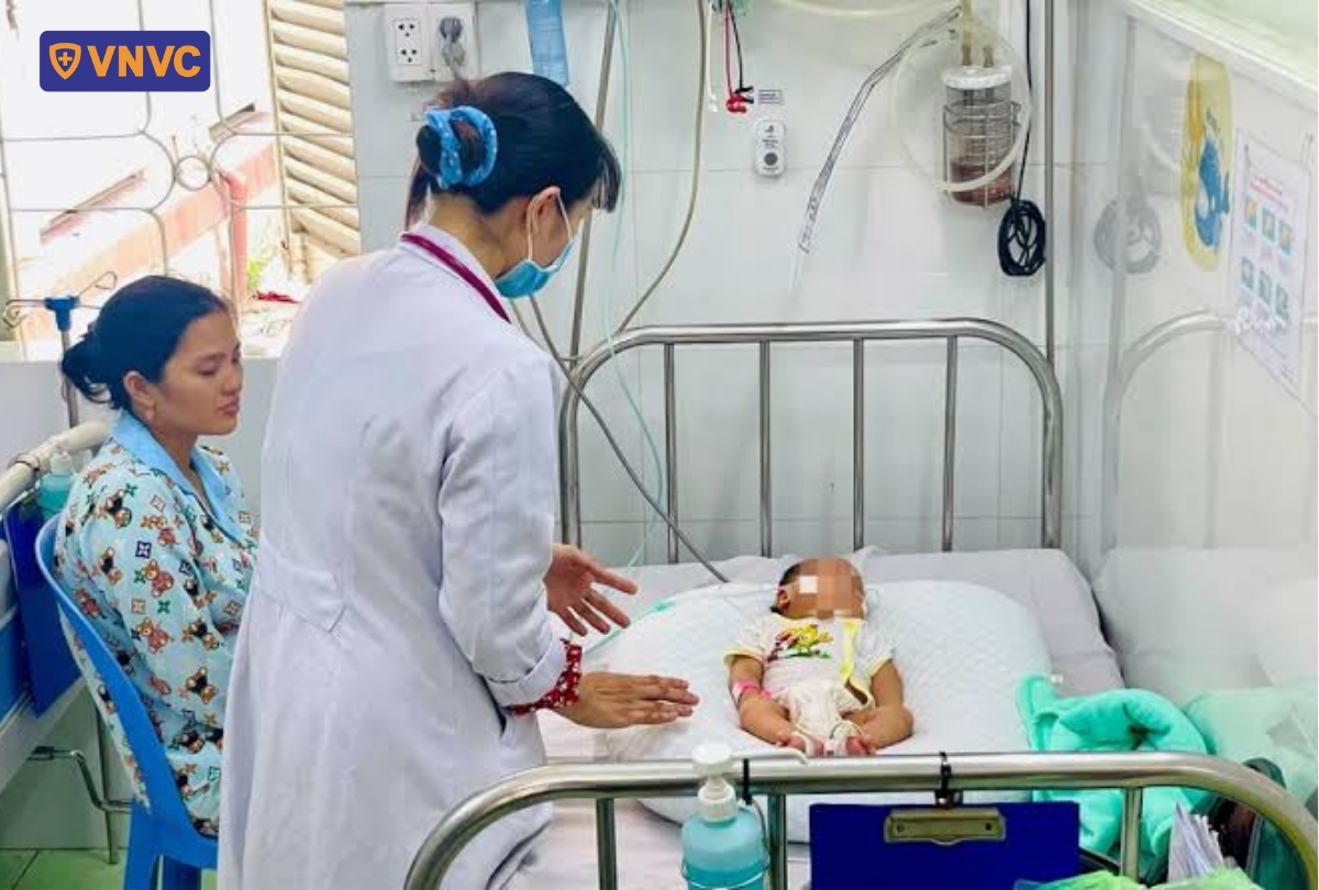 bệnh nhi mắc ho gà cấp cứu