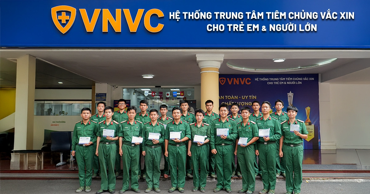 các chiến sĩ truy tìm hài cốt liệt sĩ
