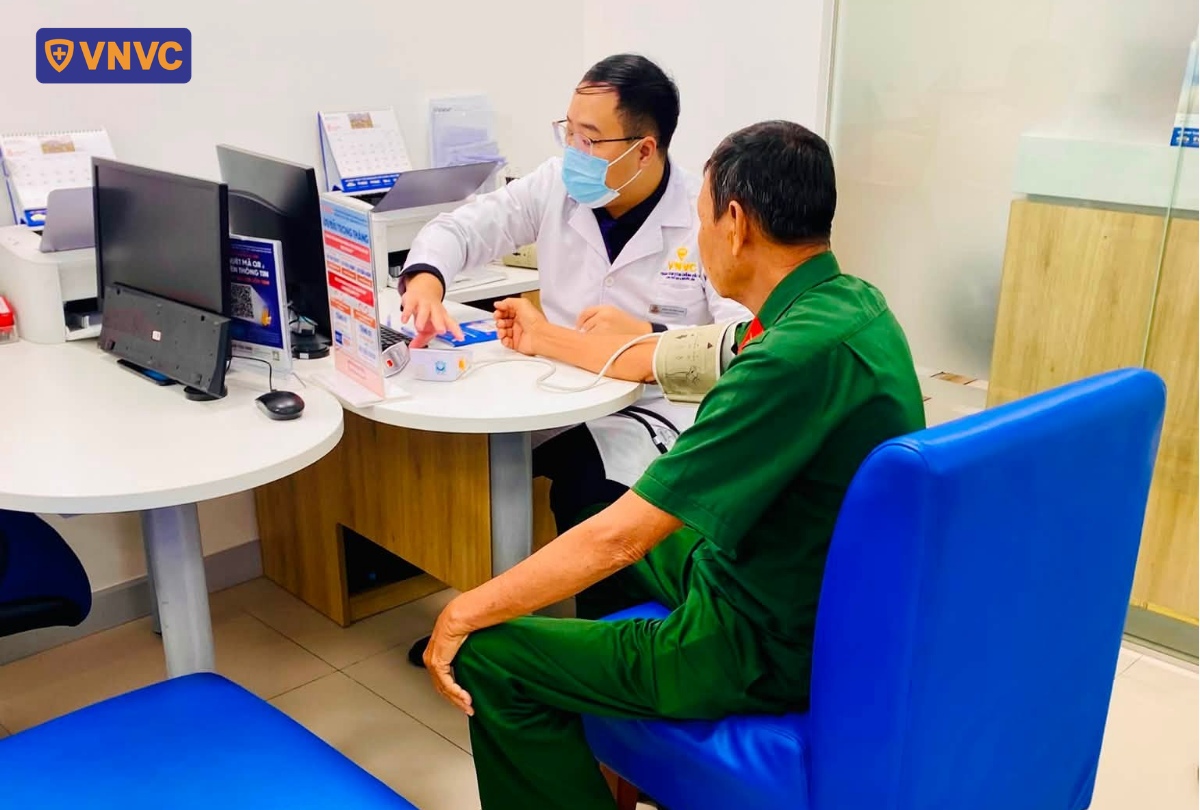các cựu chiến binh tiêm cúm