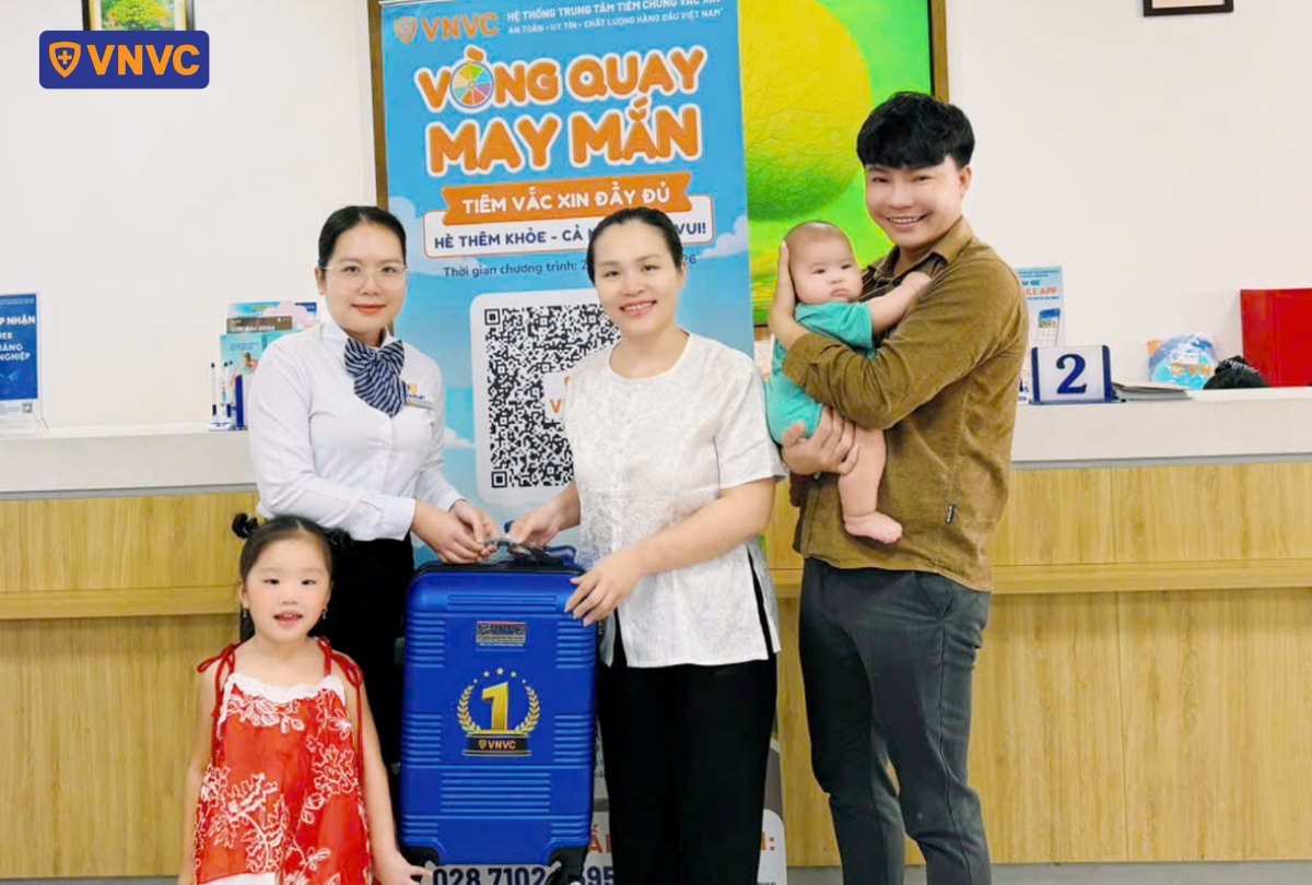khách nhận vali tại vnvc