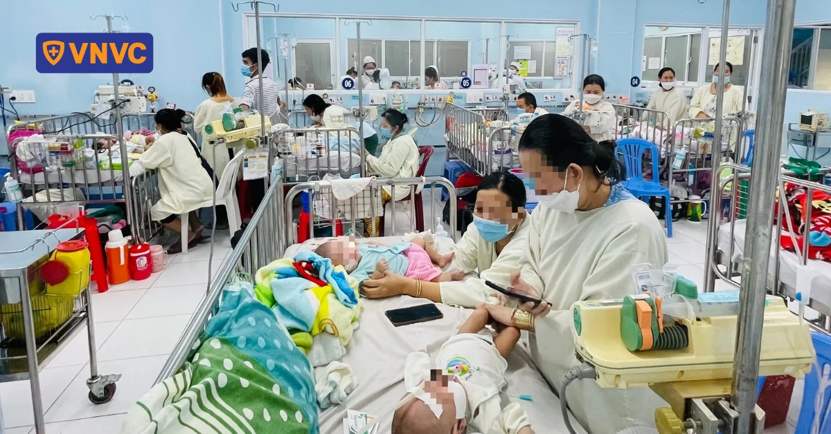 Gia tăng các bệnh hô hấp tại miền Bắc, nhiều trẻ nhập viện