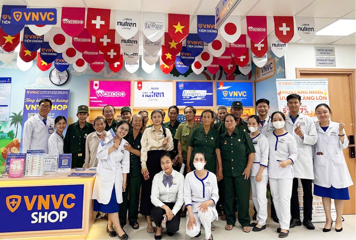 tập thể vnvc cùng các cựu chiến binh