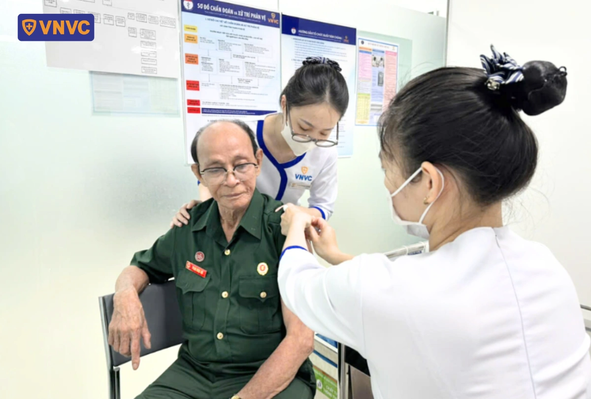 tiêm vắc xin cúm cho cựu quân binh