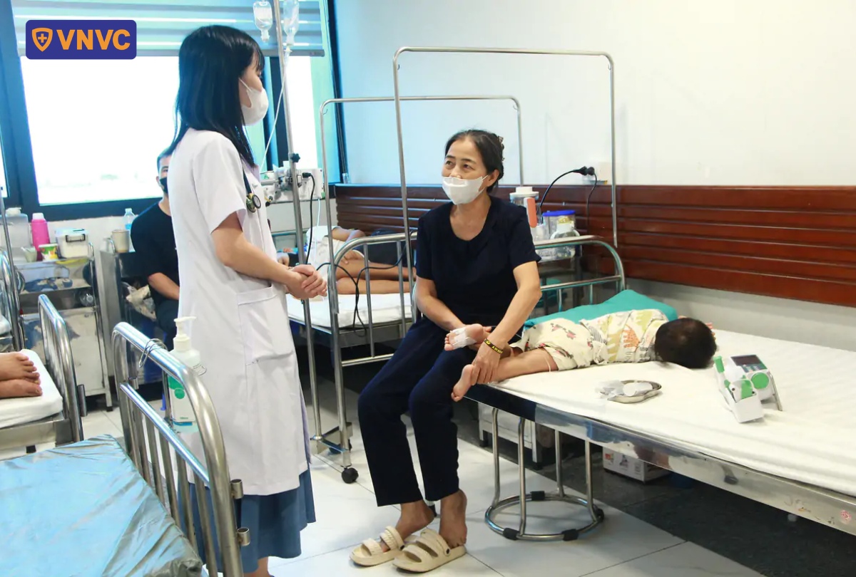 trẻ nhập viện do covid19