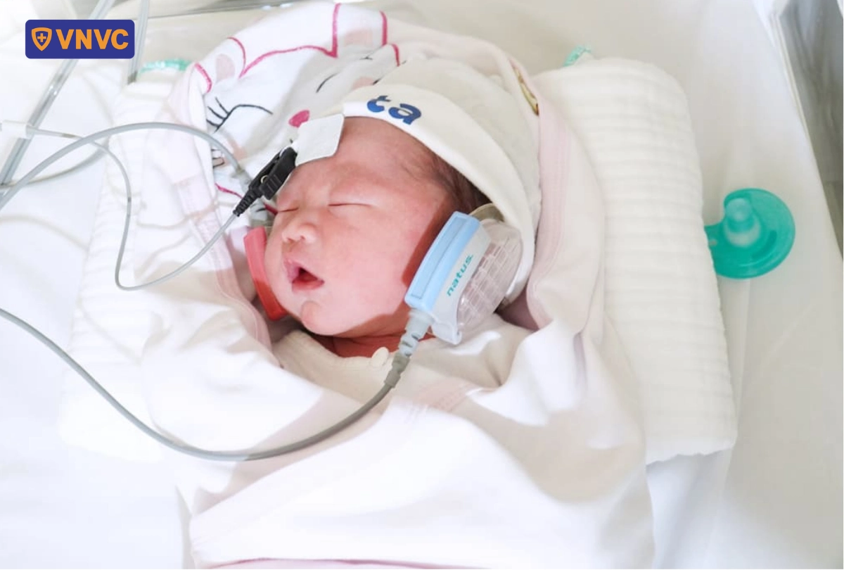 bé sơ sinh bệnh nặng