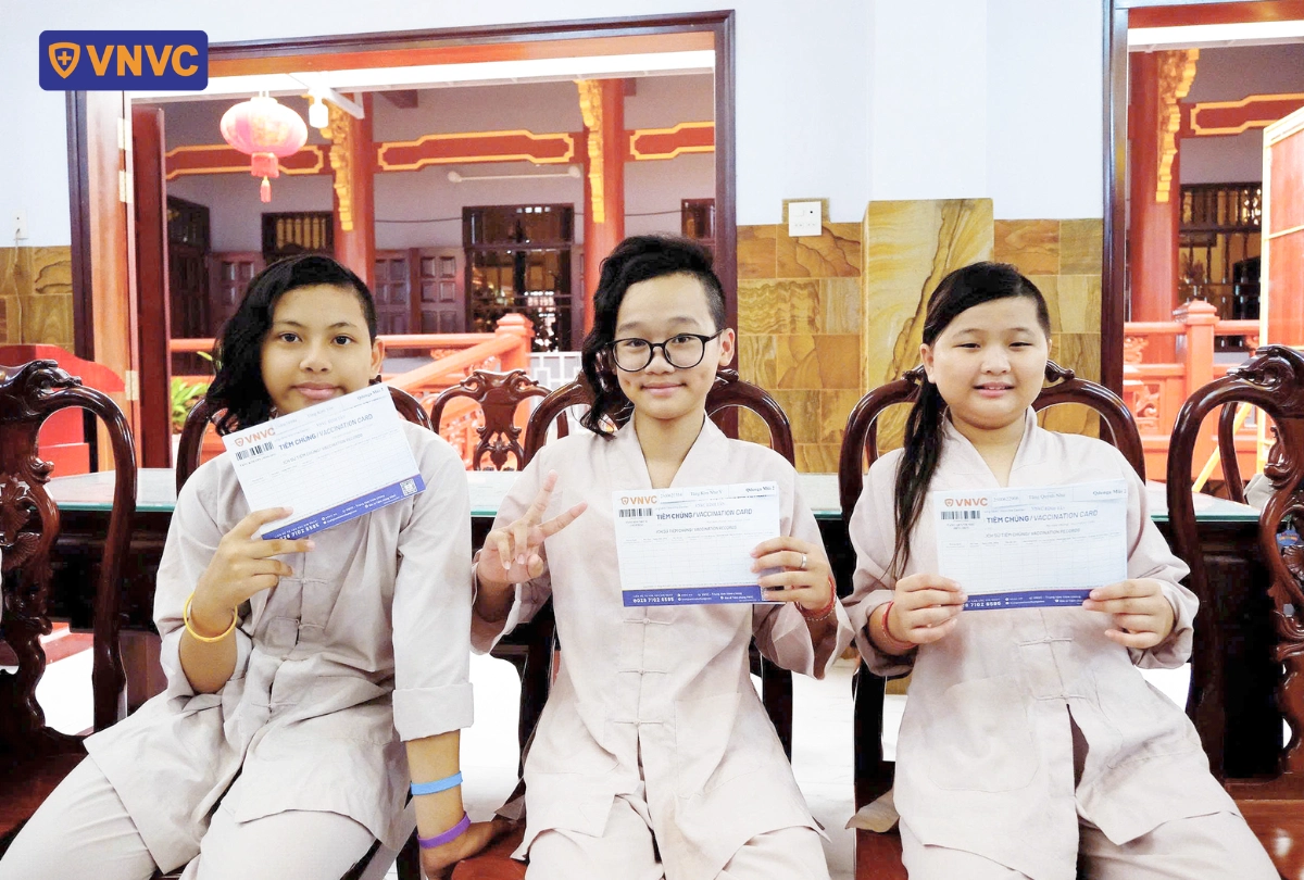 các tiểu được tiêm vắc xin