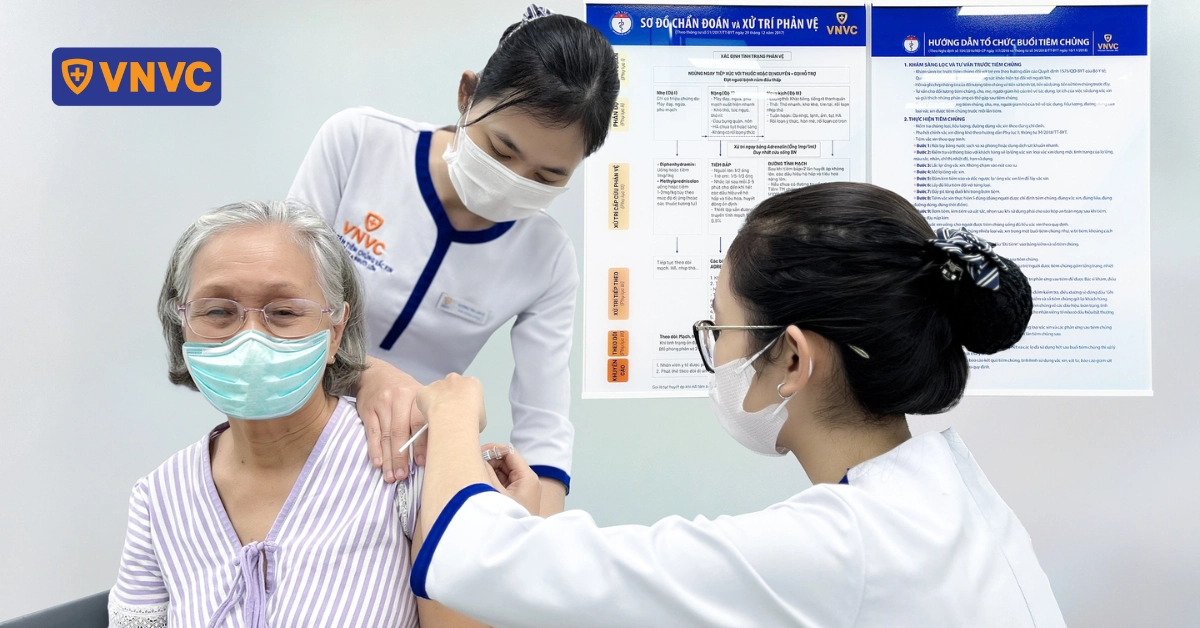 Chuyên gia hướng dẫn phòng ngừa sốt xuất huyết Dengue ở người lớn, người có bệnh nền trong cao điểm mùa mưa