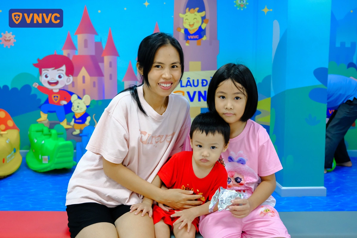 gia đình chụp hình tại vnvc phạm văn chiêu