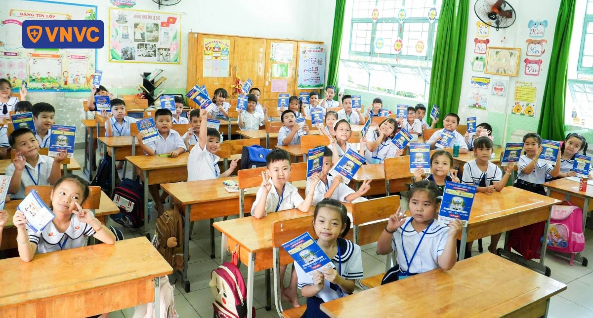 học sinh ở trong lớp học