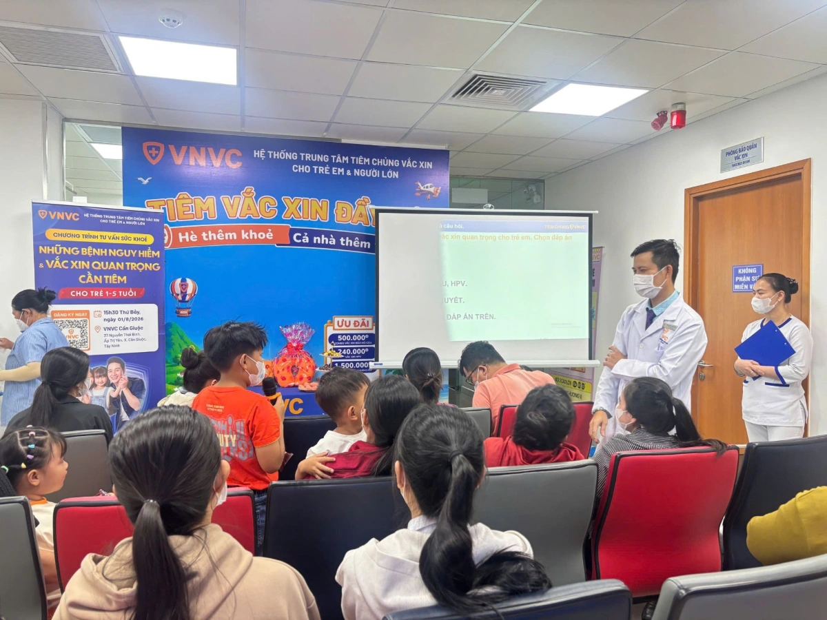 lớp giải đáp về vắc xin ngừa viêm phổi và viêm màng não