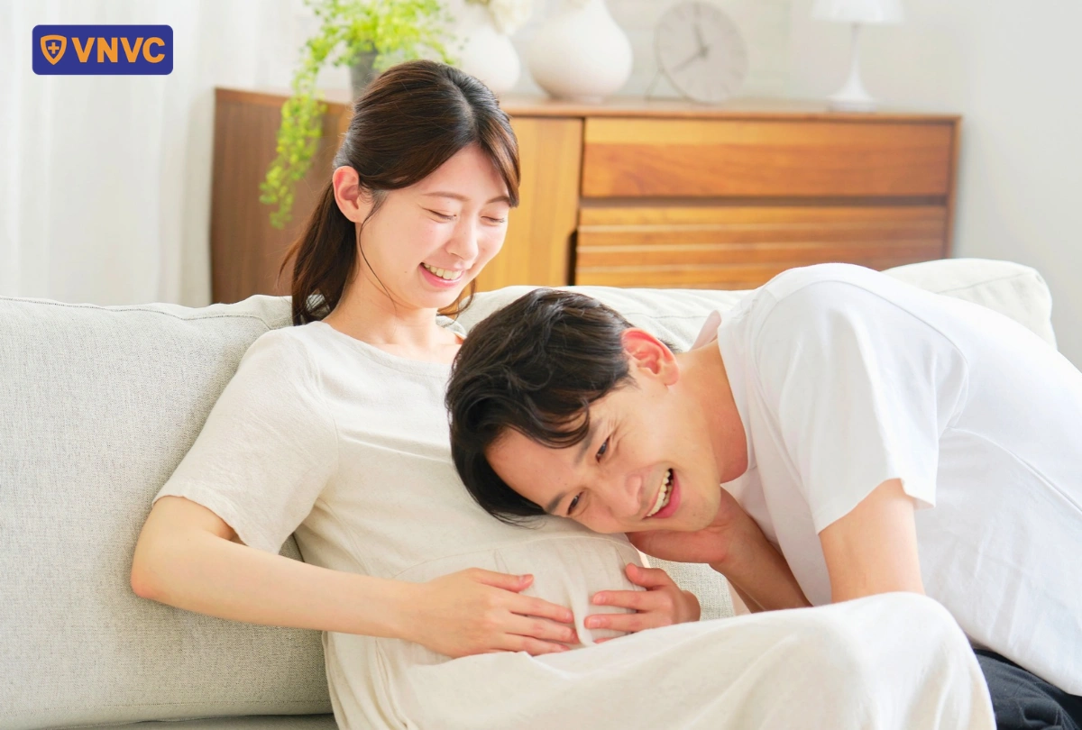 phụ nữ mang thai được chăm sóc