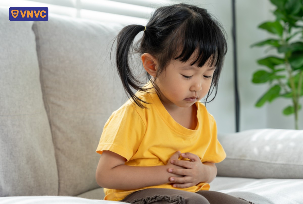 trẻ bị bệnh tiêu hóa