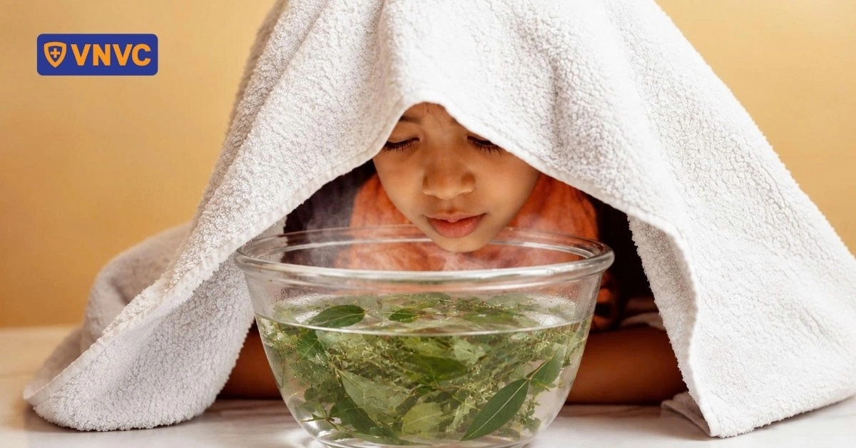 Cảnh báo nguy cơ sốt co giật do xông lá khi trẻ mắc cúm