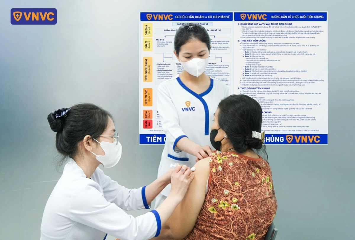 các điều dưỡng tiêm vắc xin cho người lớn