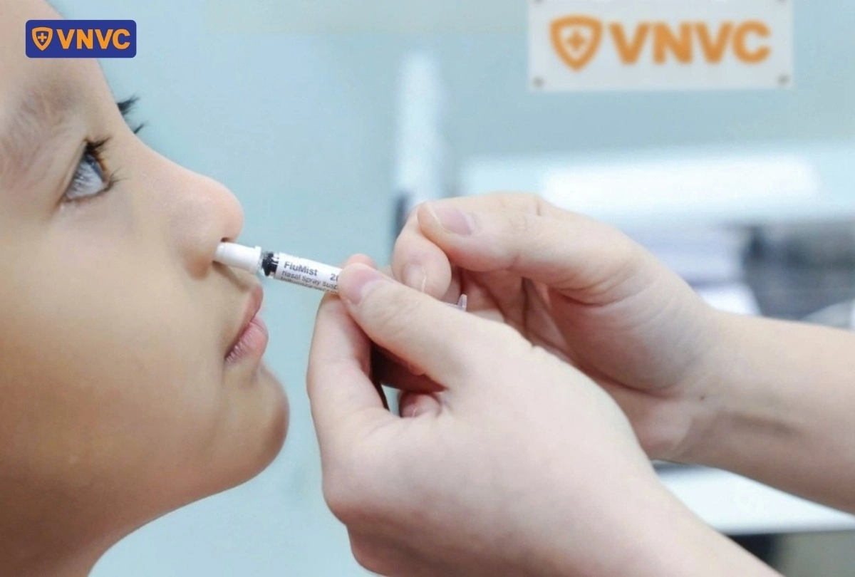 sử dụng vắc xin xịt mũi flumist