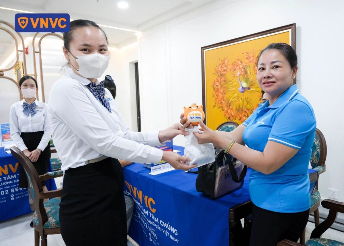 vnvc tặng gấu bông