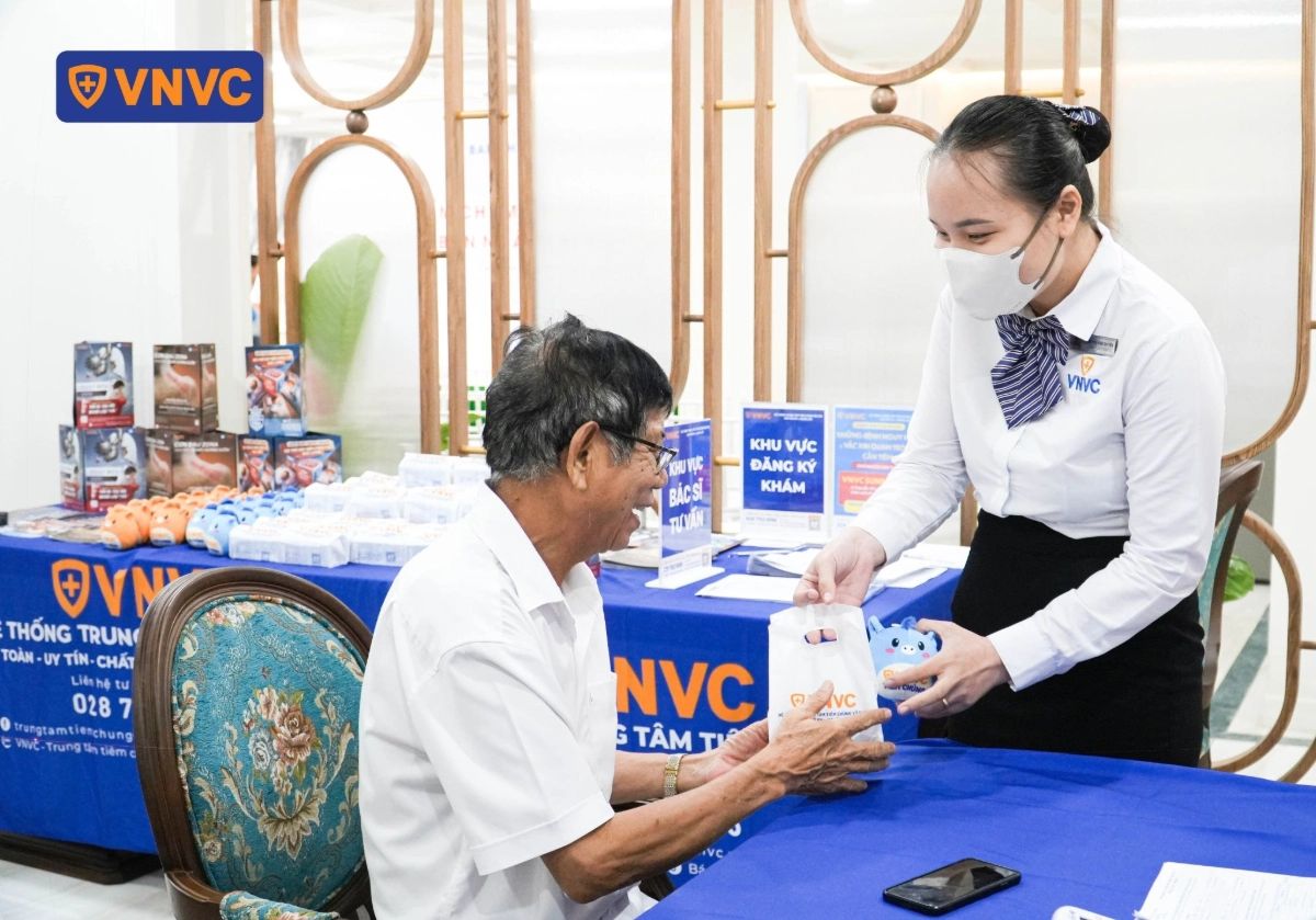 vnvc tặng quà
