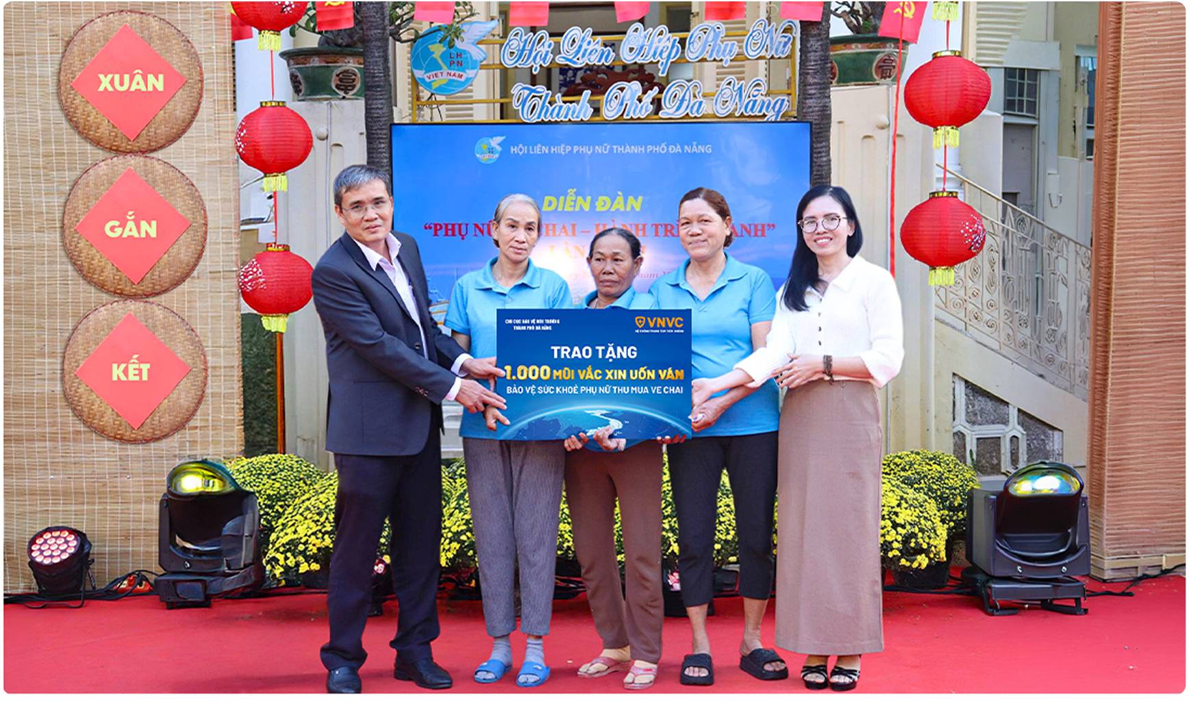 vnvc trao tặng và tiêm miễn phí vắc xin quan trọng cho nhóm phụ nữ yếu thế trong cộng đồng